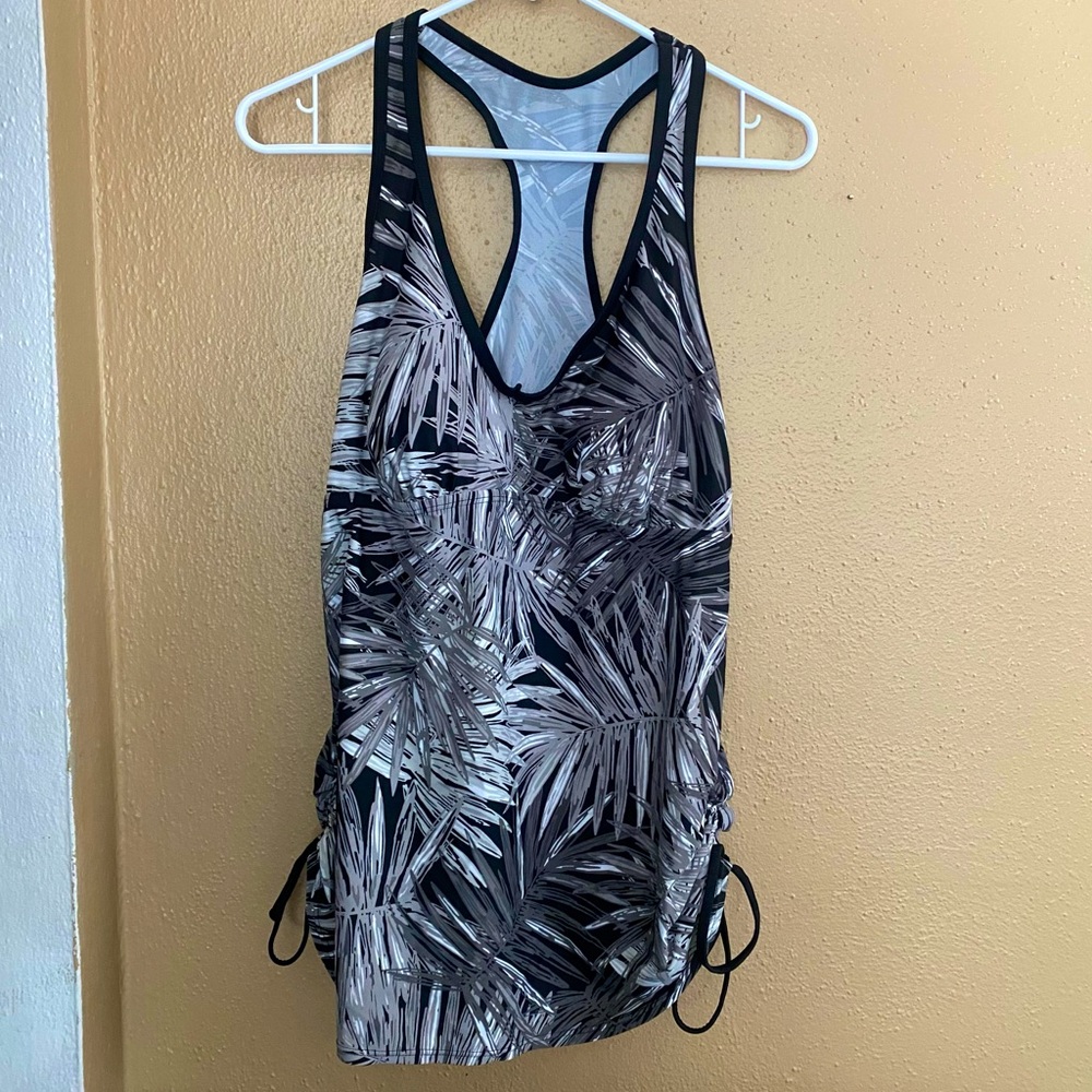 Liz Lange) maternity size L swimsuit top, scrunchie tie sides and plant pattern